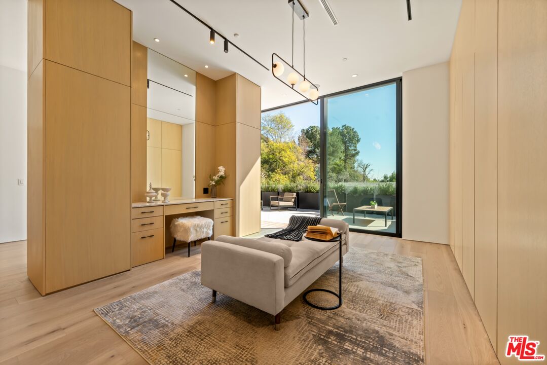 1508 Roscomare Road Los Angeles, CA 90077 - Photo 19 of 29