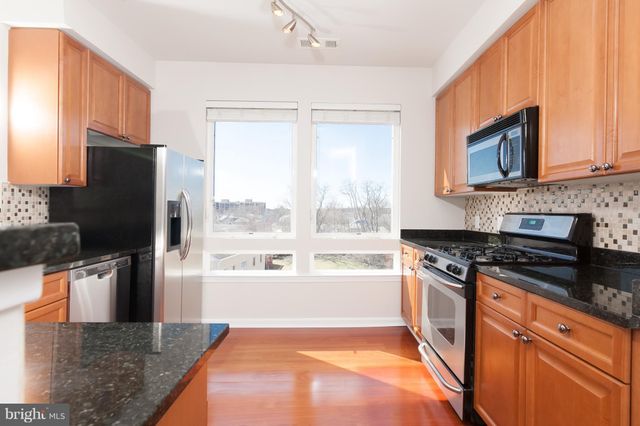 $374,900 | 801 South Greenbrier Street, Unit 406, Arlington, VA 22204