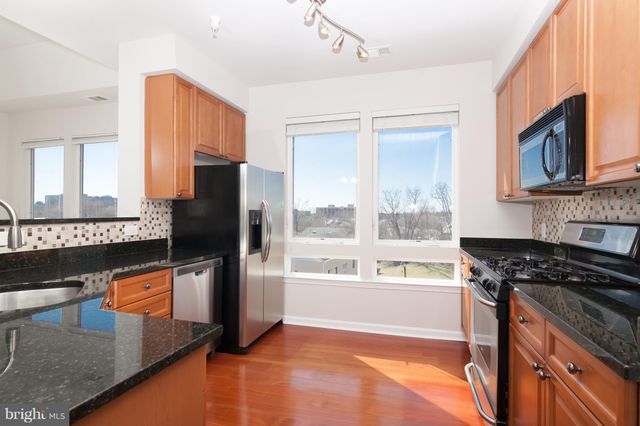 $374,900 | 801 South Greenbrier Street, Unit 406, Arlington, VA 22204