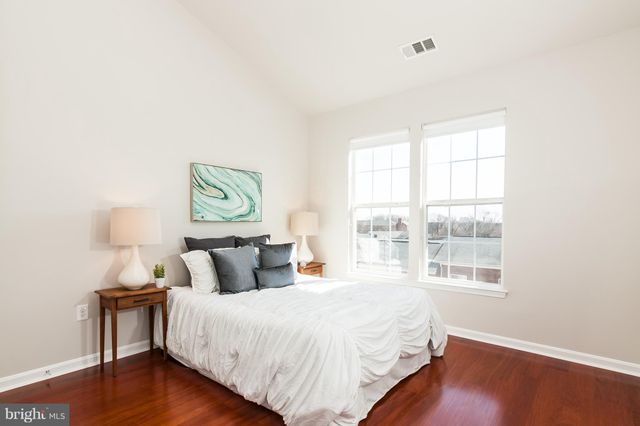 $374,900 | 801 South Greenbrier Street, Unit 406, Arlington, VA 22204