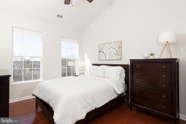 $374,900 | 801 South Greenbrier Street, Unit 406, Arlington, VA 22204