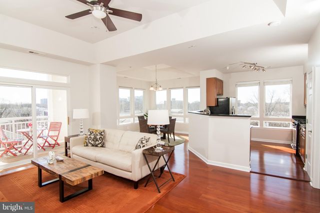 $374,900 | 801 South Greenbrier Street, Unit 406, Arlington, VA 22204