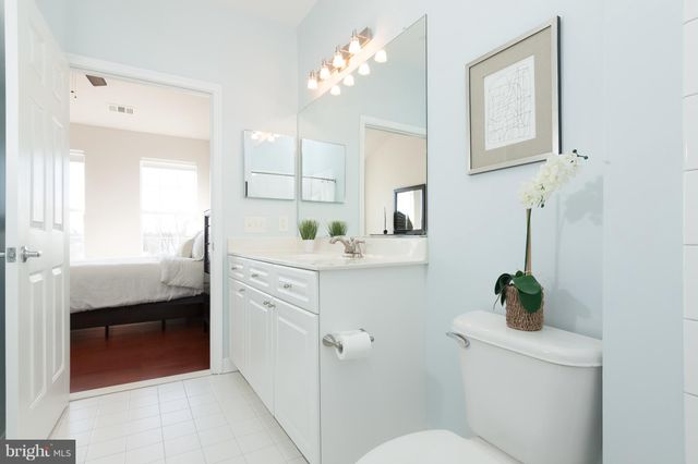 $374,900 | 801 South Greenbrier Street, Unit 406, Arlington, VA 22204