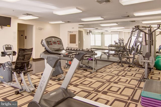 $374,900 | 801 South Greenbrier Street, Unit 406, Arlington, VA 22204