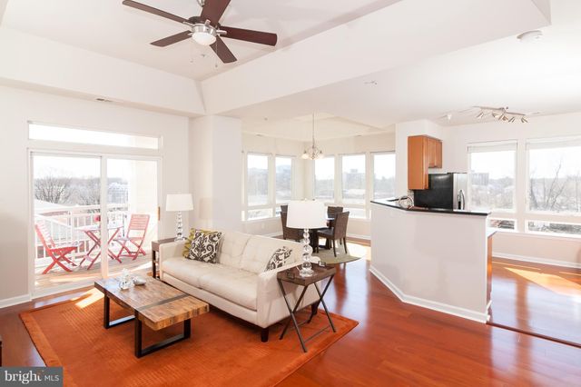 $374,900 | 801 South Greenbrier Street, Unit 406, Arlington, VA 22204