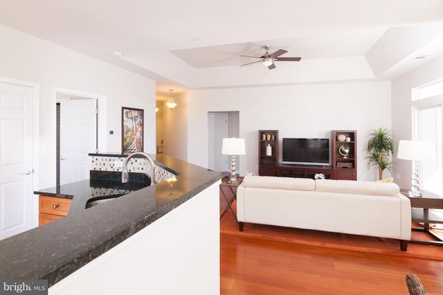 $374,900 | 801 South Greenbrier Street, Unit 406, Arlington, VA 22204