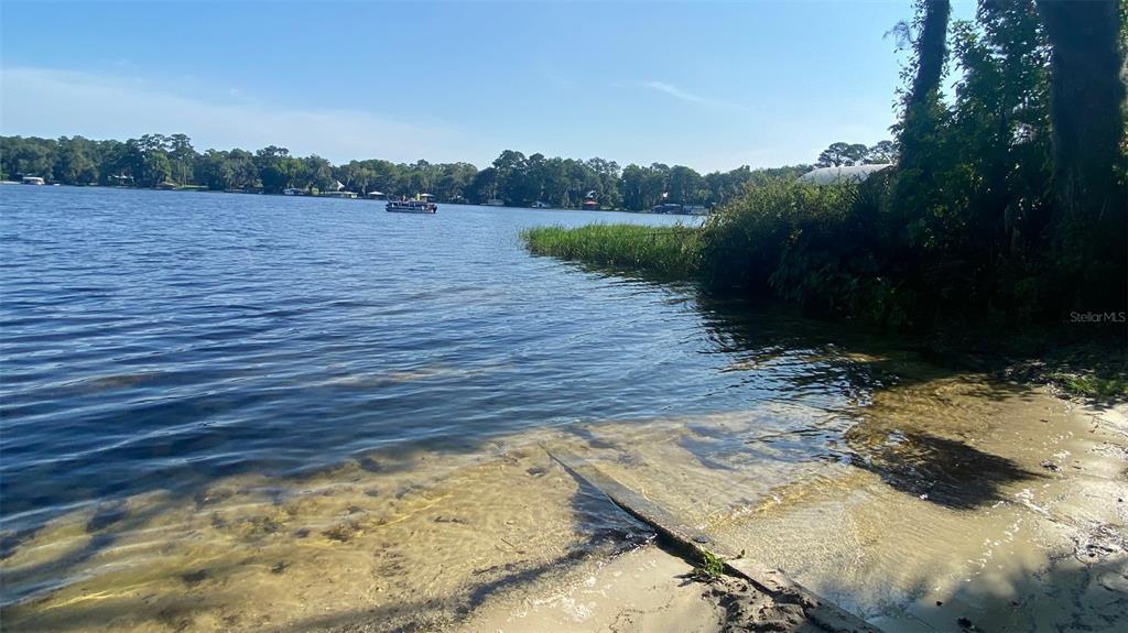 404 Grove Street Melrose, FL 32666 - Photo 37 of 50 a view of a backyard of the house