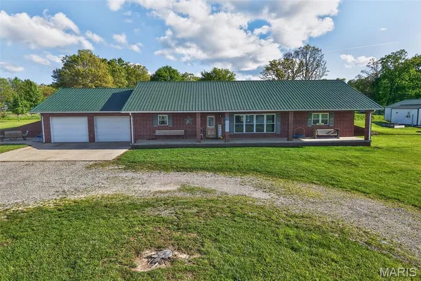 $429,999 | 23856 Dove Road, Lebanon, MO 65536