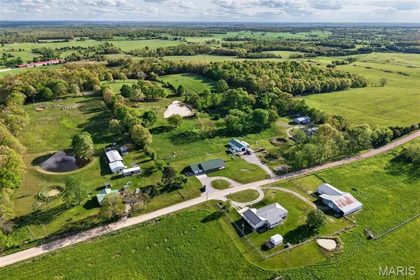 $429,999 | 23856 Dove Road, Lebanon, MO 65536