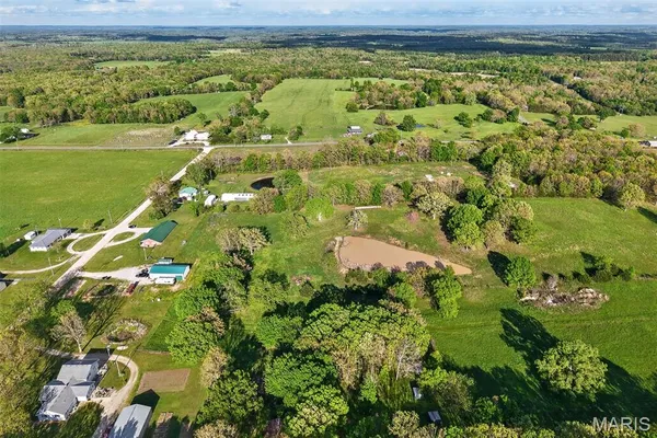$429,999 | 23856 Dove Road, Lebanon, MO 65536
