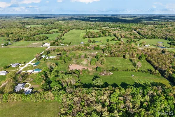 $429,999 | 23856 Dove Road, Lebanon, MO 65536