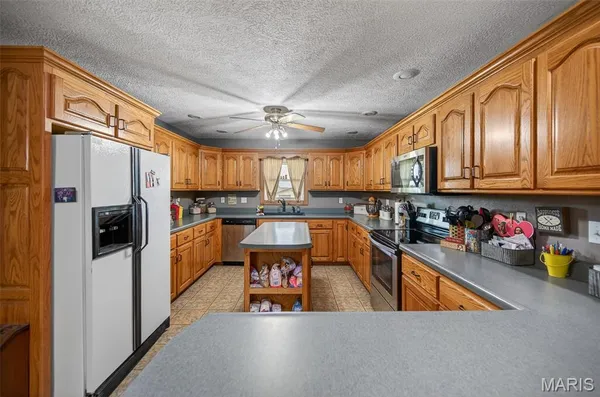 $429,999 | 23856 Dove Road, Lebanon, MO 65536