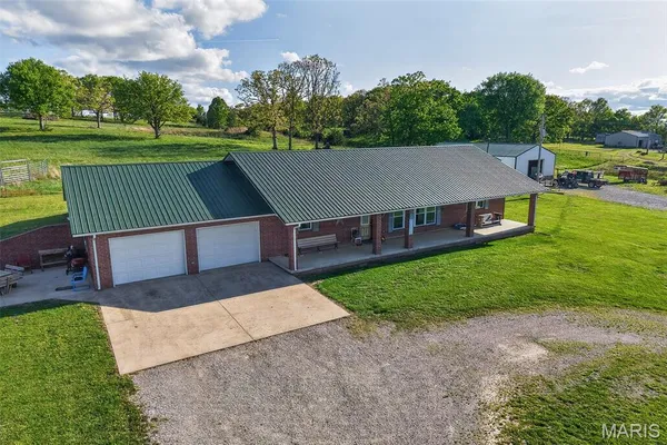 $429,999 | 23856 Dove Road, Lebanon, MO 65536