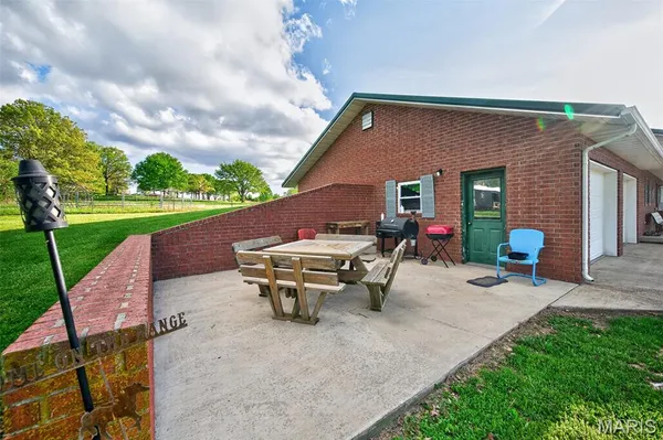 $429,999 | 23856 Dove Road, Lebanon, MO 65536