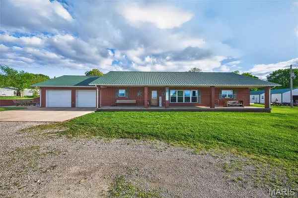 $429,999 | 23856 Dove Road, Lebanon, MO 65536