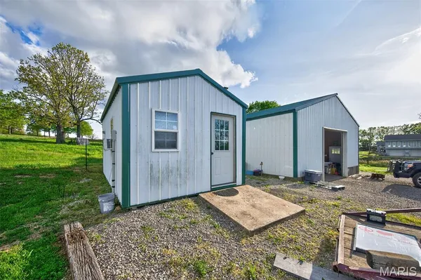$429,999 | 23856 Dove Road, Lebanon, MO 65536