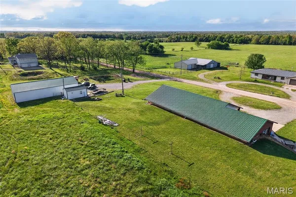 $429,999 | 23856 Dove Road, Lebanon, MO 65536
