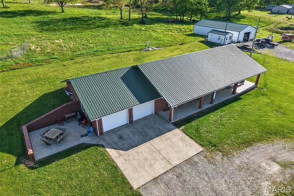 $429,999 | 23856 Dove Road, Lebanon, MO 65536