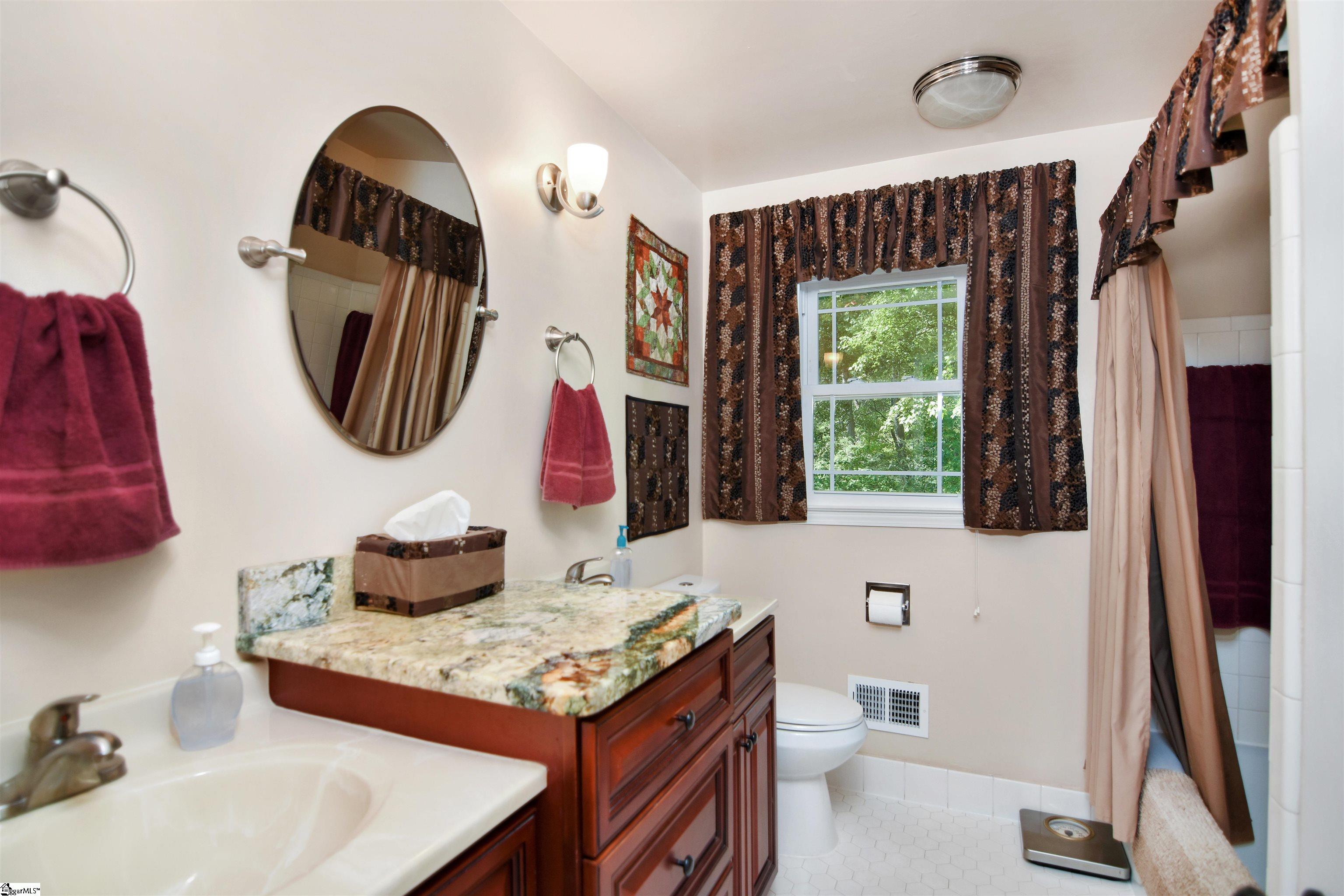 201 East Standing Springs Road Simpsonville, SC 29680 - Photo 18 of 37