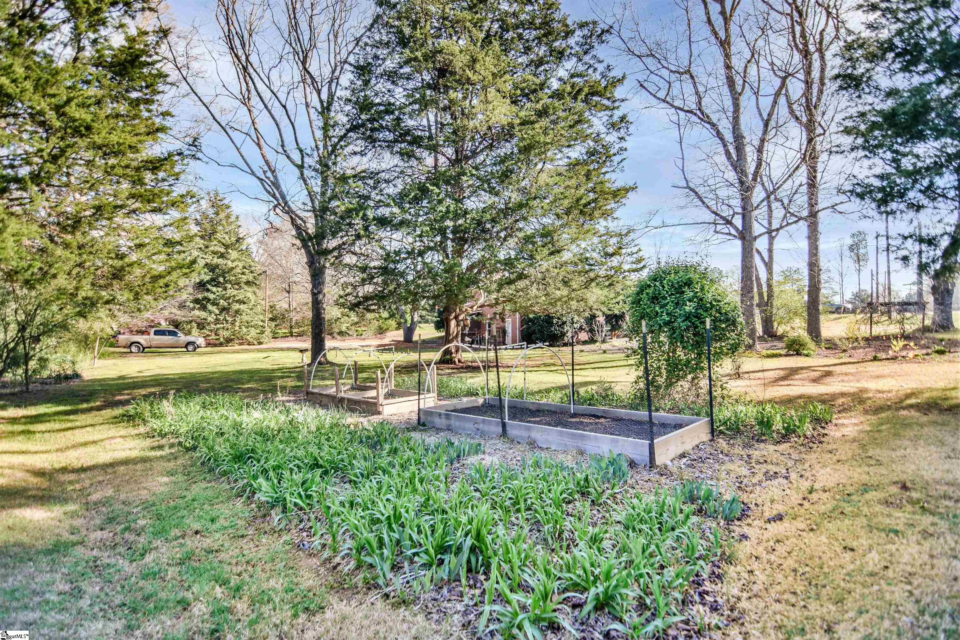 201 East Standing Springs Road Simpsonville, SC 29680 - Photo 4 of 37