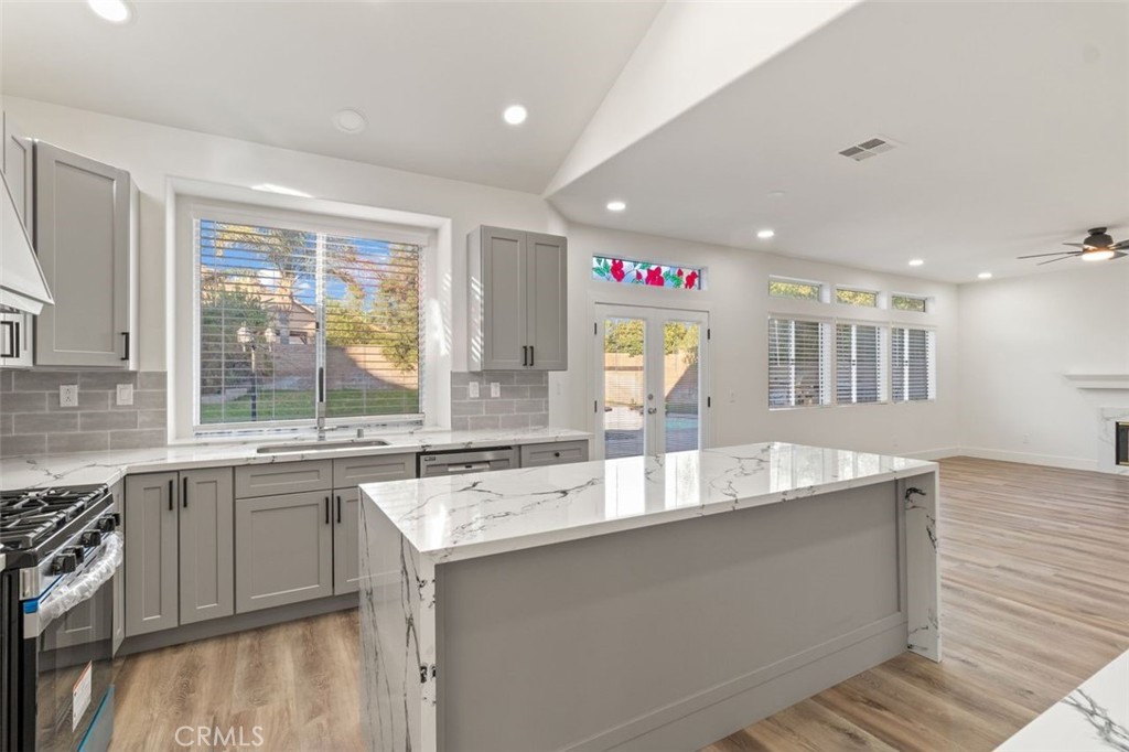 14439 Grandifloras Road Canyon Country, CA 91387 - Photo 14 of 45 kitchen