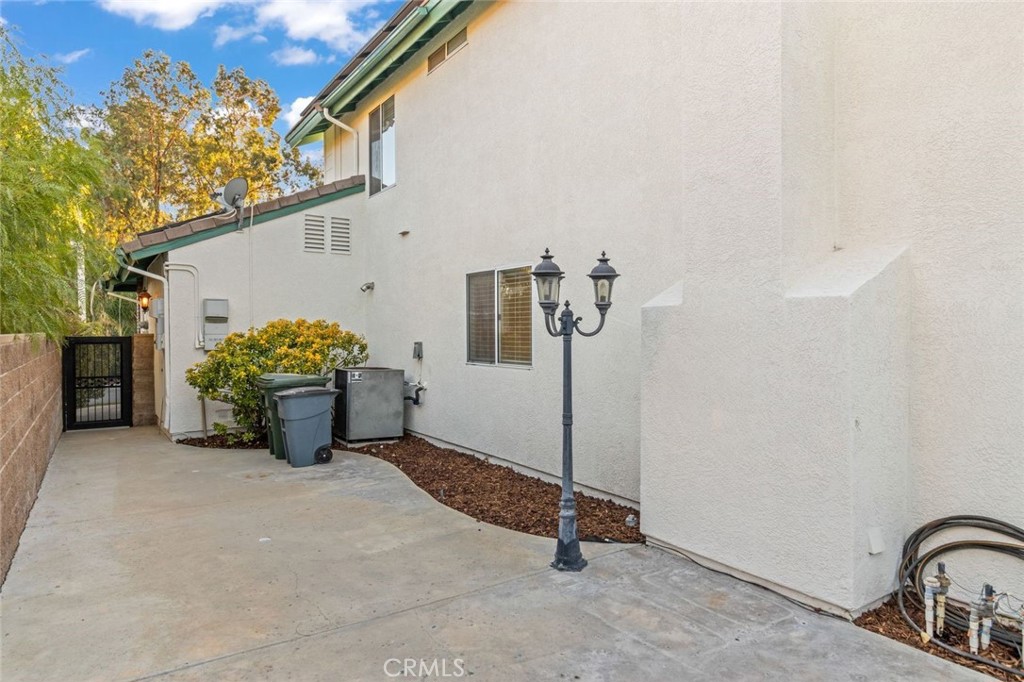 14439 Grandifloras Road Canyon Country, CA 91387 - Photo 34 of 45