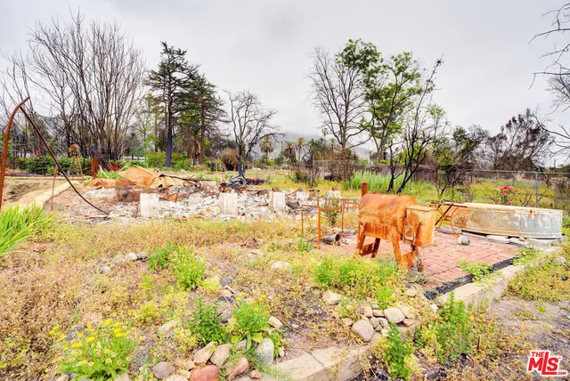 $899,000 | 683 East Pine Street, Altadena, CA 91001