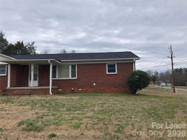 $1,350 | 1127 Dallas Stanley Highway, Dallas, NC 28034
