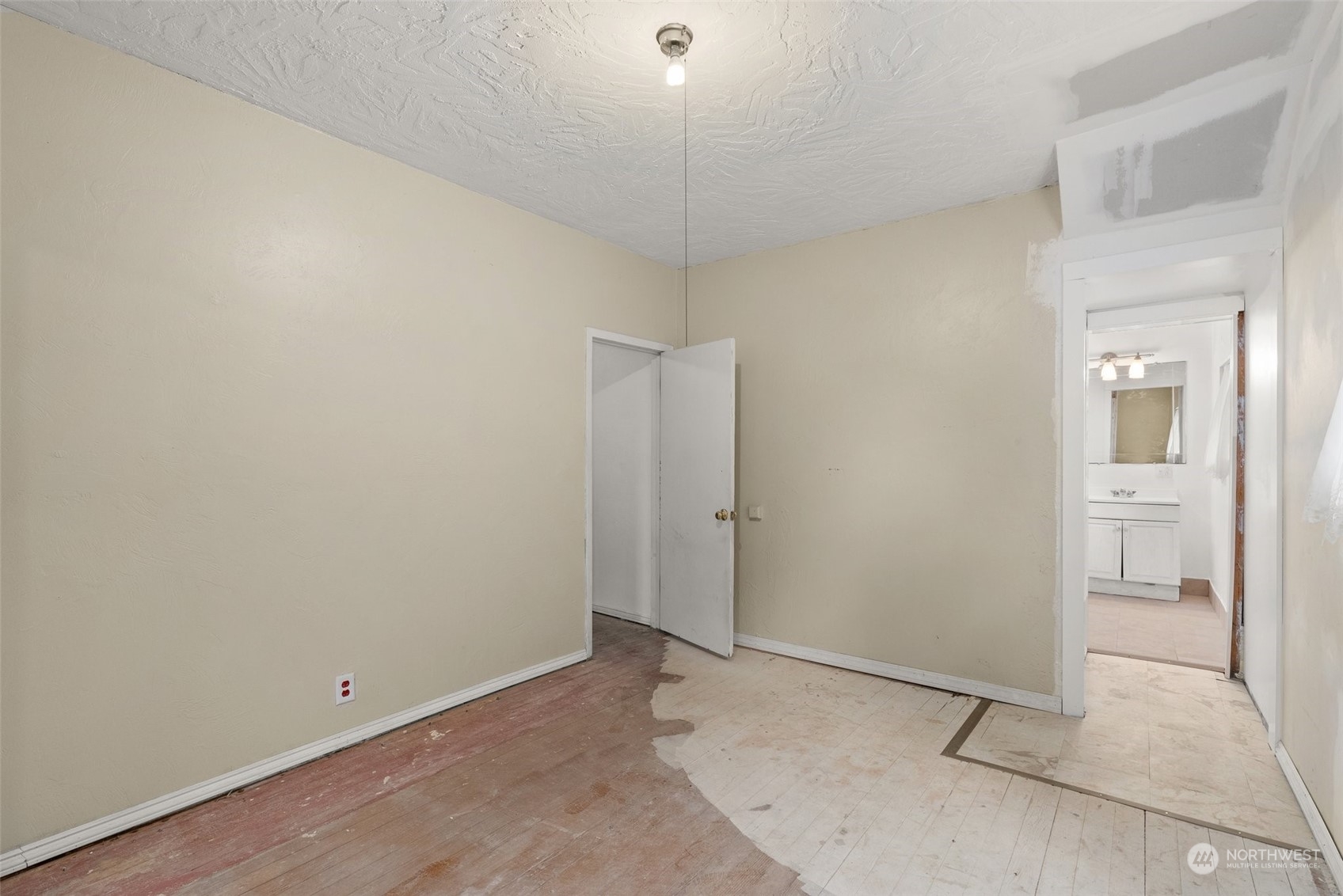 1212 Long Road Centralia, WA 98531 - Photo 19 of 40 a view of an empty room