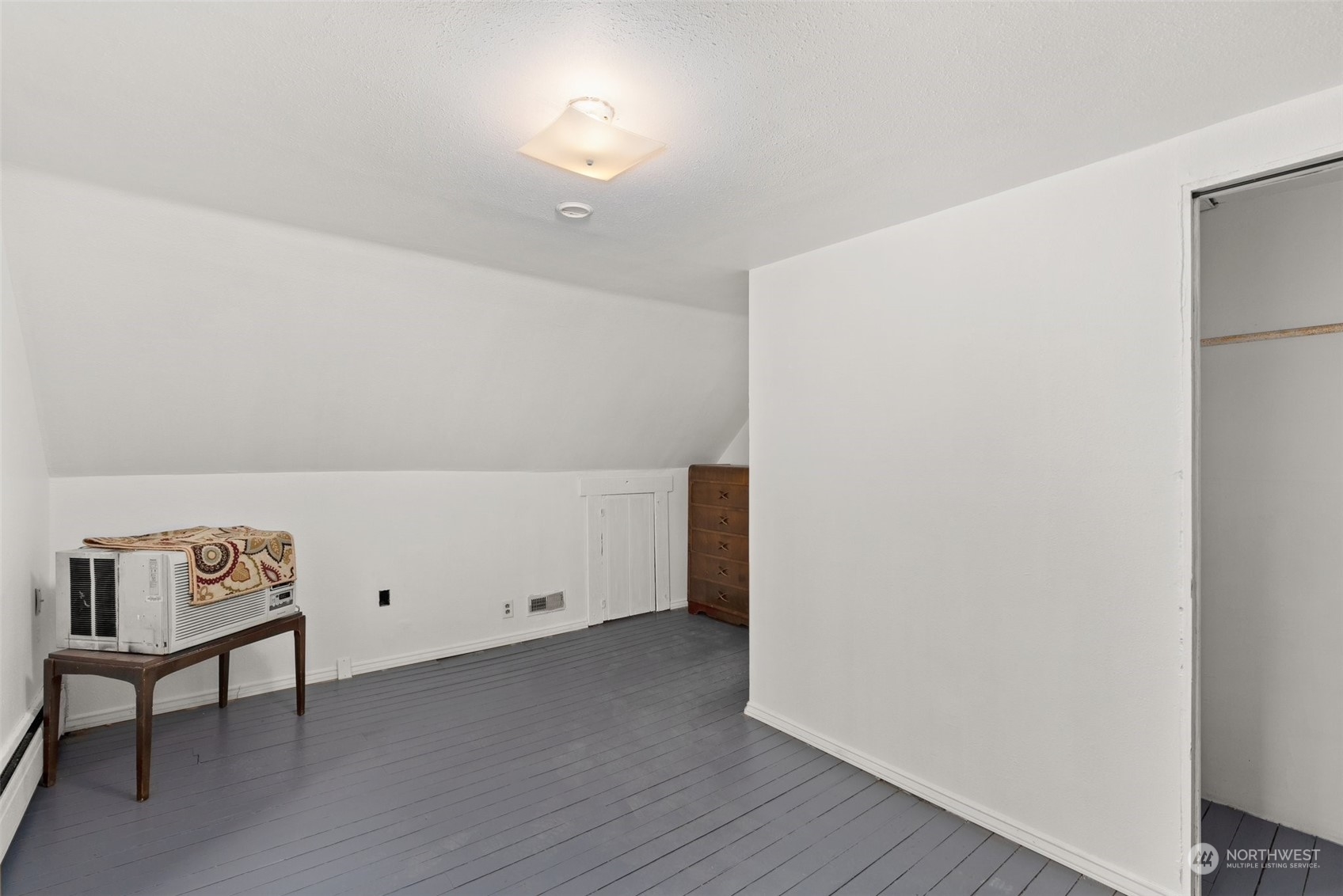 1212 Long Road Centralia, WA 98531 - Photo 24 of 40 a view of room with hardwood floor