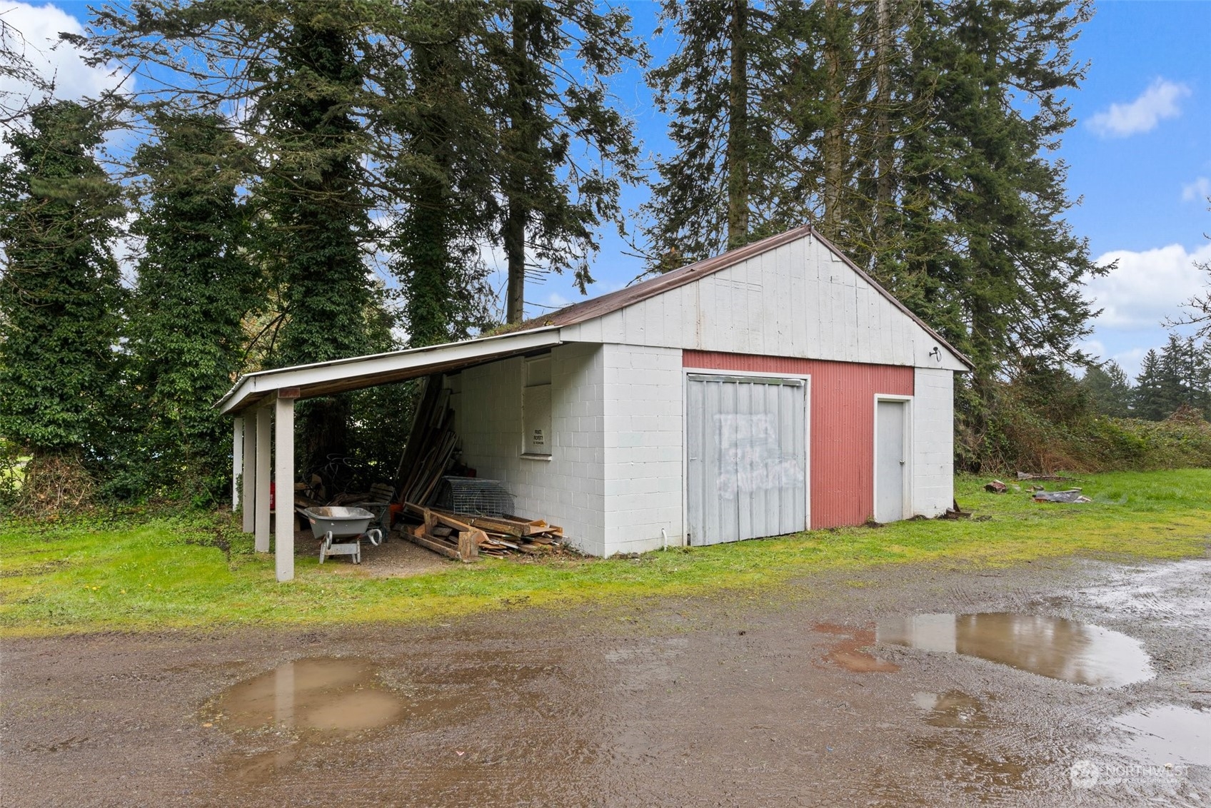 1212 Long Road Centralia, WA 98531 - Photo 29 of 40 a view of a barn in the middle of a yard