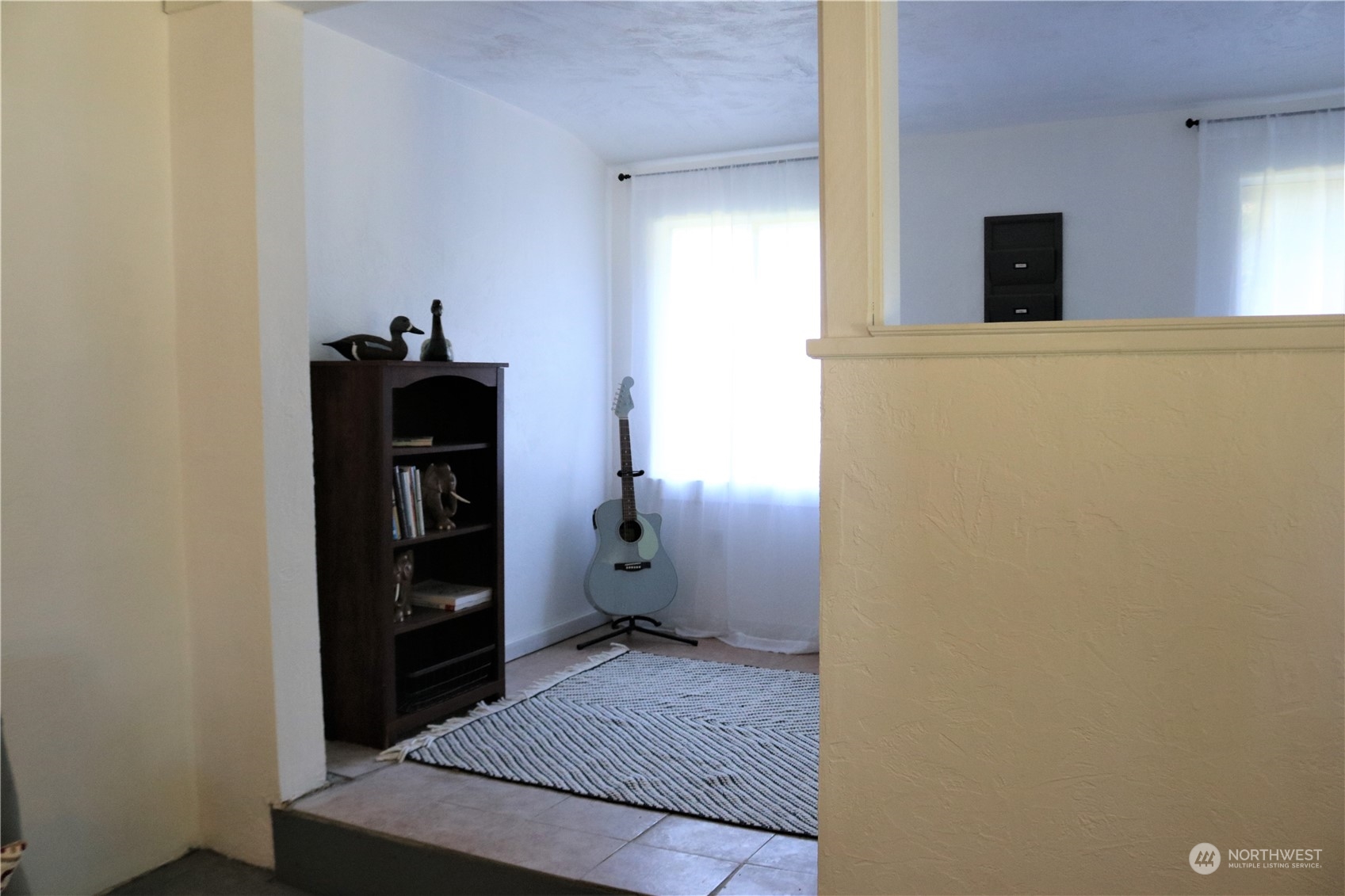 1212 Long Road Centralia, WA 98531 - Photo 35 of 40 a view of a bedroom from a hallway