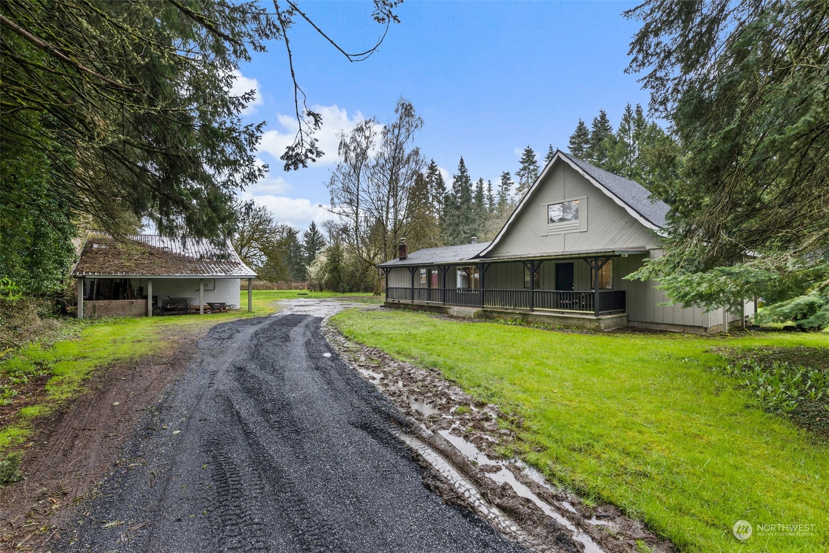 1212 Long Road Centralia, WA 98531 - Photo 7 of 40 a front view of a house with garden
