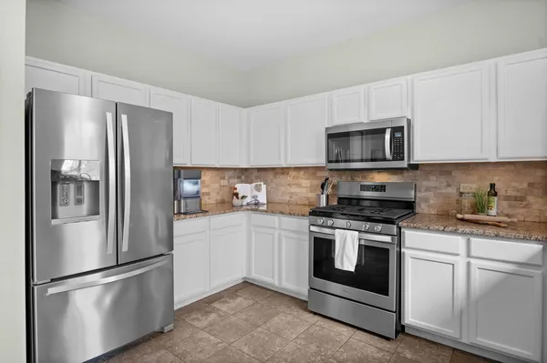 $599,900 | 1995 Colchester Avenue, Hoffman Estates, IL 60192