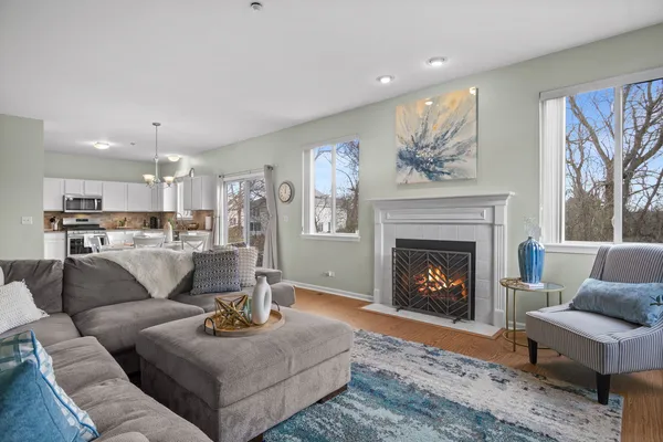 $599,900 | 1995 Colchester Avenue, Hoffman Estates, IL 60192