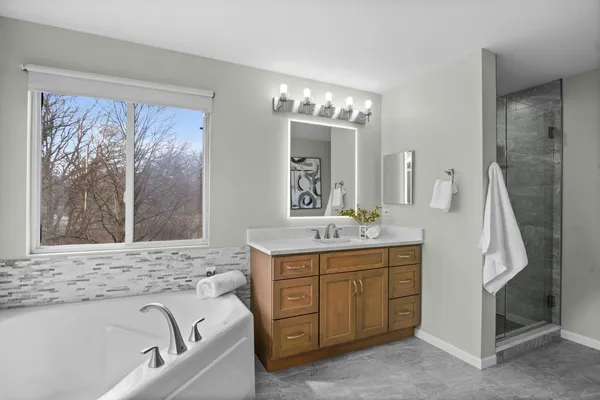 $599,900 | 1995 Colchester Avenue, Hoffman Estates, IL 60192