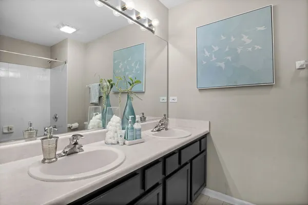 $599,900 | 1995 Colchester Avenue, Hoffman Estates, IL 60192