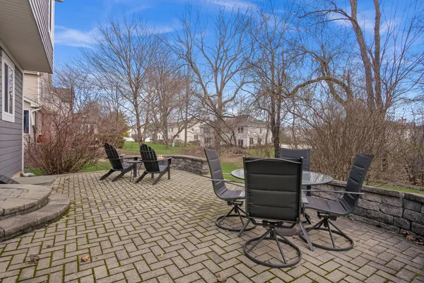 $599,900 | 1995 Colchester Avenue, Hoffman Estates, IL 60192
