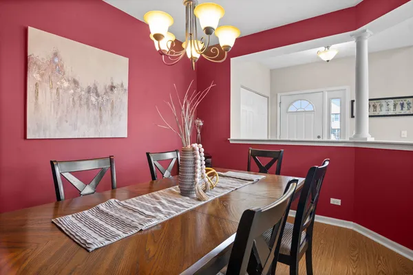 $599,900 | 1995 Colchester Avenue, Hoffman Estates, IL 60192