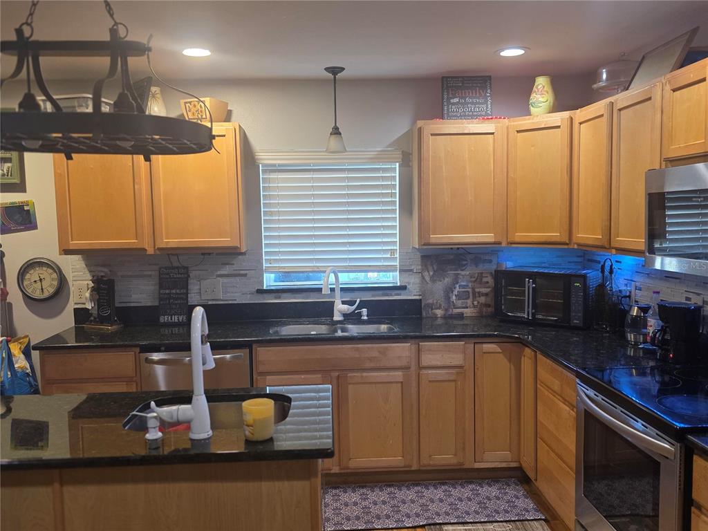 959 Thomas Road Eagle Lake, FL 33839 - Photo 11 of 46