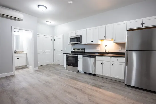 $2,025 | 6899 Post Road, Unit 305, North Kingstown, RI 02852