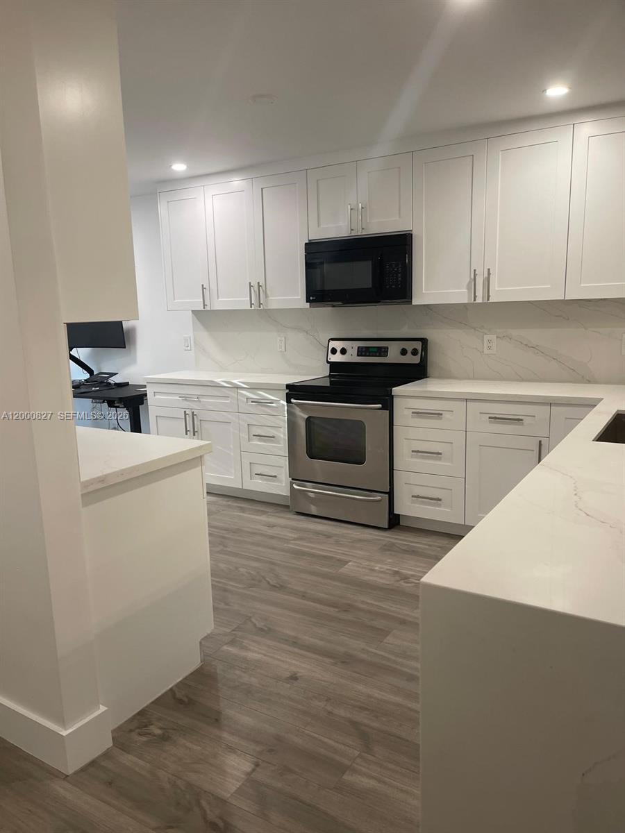 4136 Pine Ridge Lane Weston, FL 33331 - Photo 4 of 22