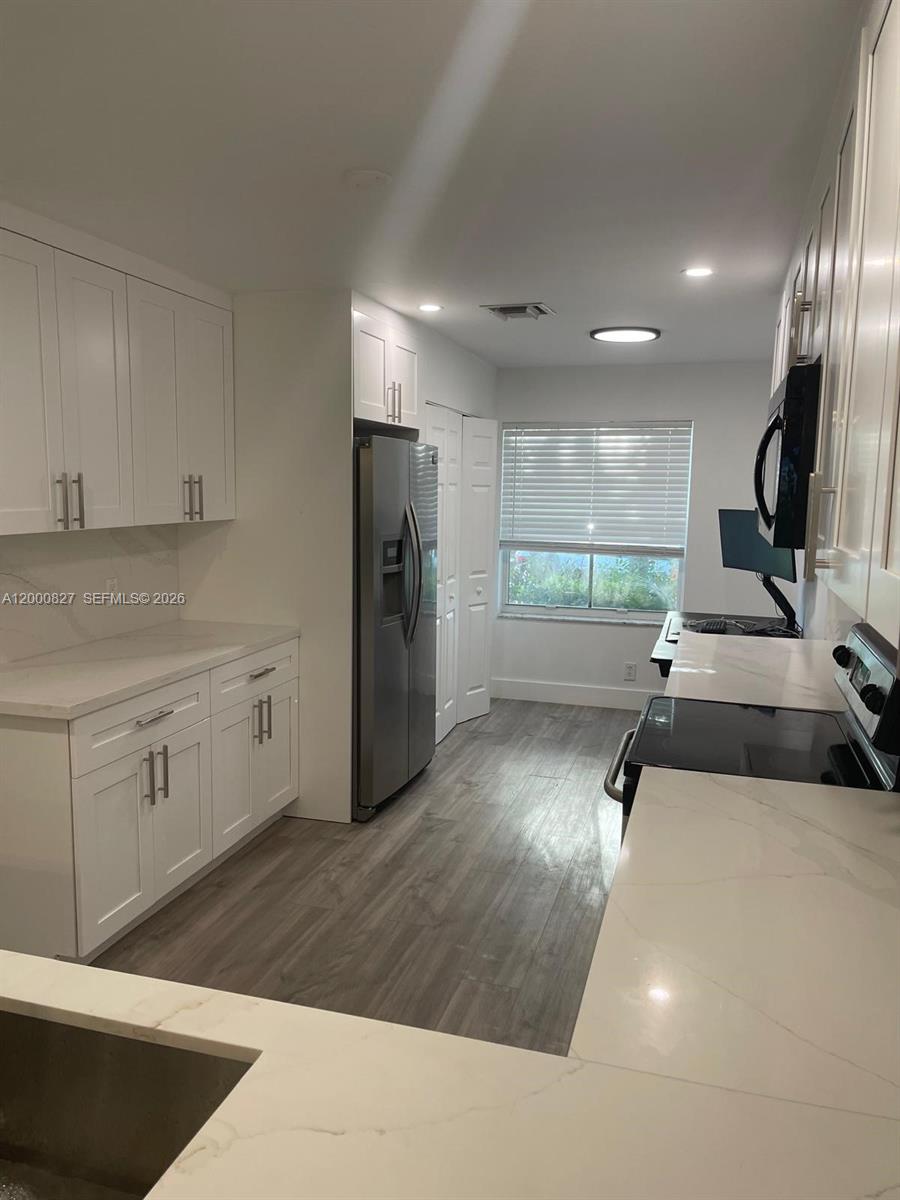 4136 Pine Ridge Lane Weston, FL 33331 - Photo 5 of 22