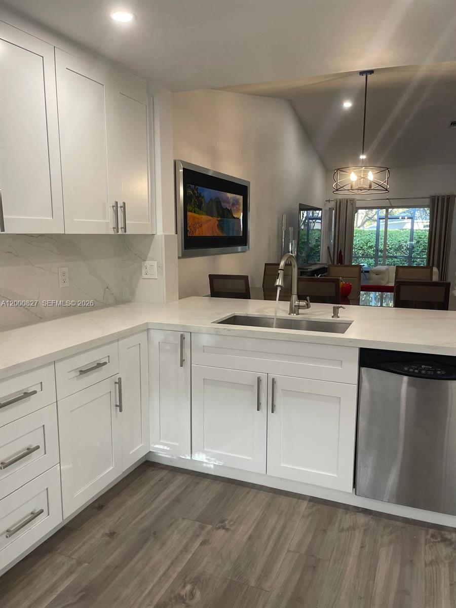 4136 Pine Ridge Lane Weston, FL 33331 - Photo 6 of 22