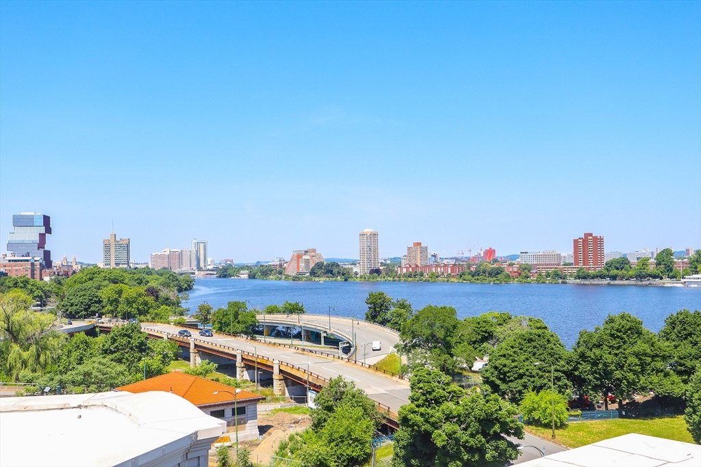 520 Beacon Street, Unit 2F Boston, MA 02215 - Photo 15 of 19 a view of a city