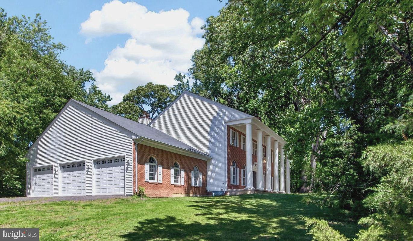 8130 Viola Street Springfield, VA 22152 - Photo 3 of 55 Gallery Image 3