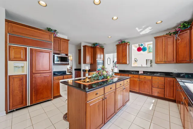 $1,399,000 | 28951 North Forest Lake Lane, Libertyville, IL 60048