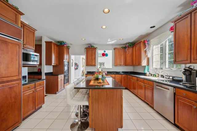 $1,399,000 | 28951 North Forest Lake Lane, Libertyville, IL 60048