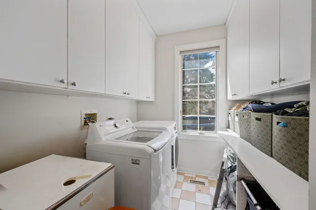 $1,399,000 | 28951 North Forest Lake Lane, Libertyville, IL 60048