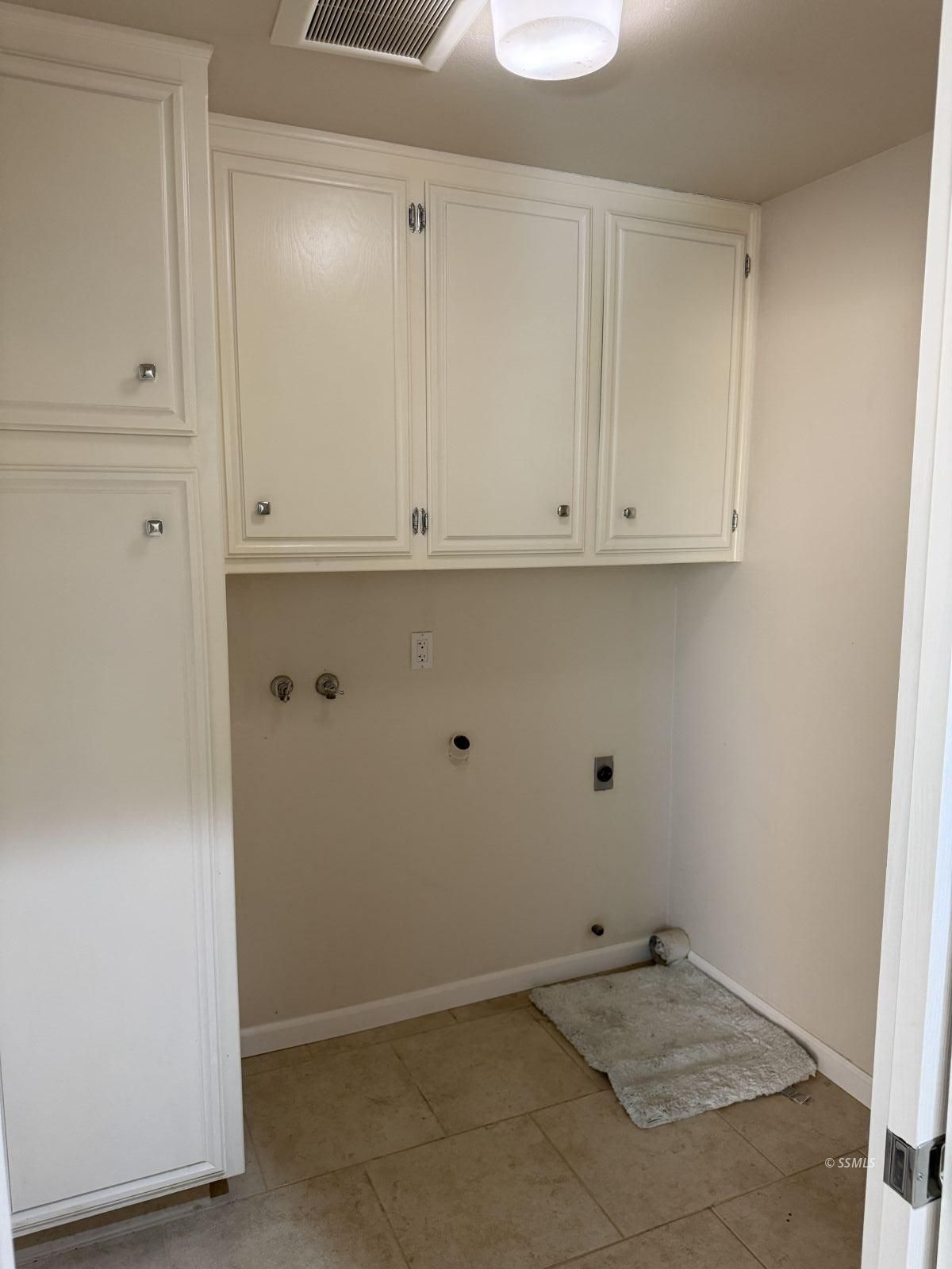 912 Randall Street Ridgecrest, CA 93555 - Photo 9 of 29